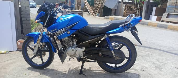 Yamaha ybr 125 2017 model blue color