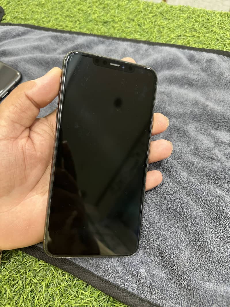 iPhone 11 Pro Max 3