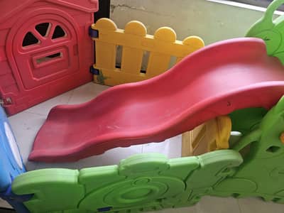 beautiful slide with ball area