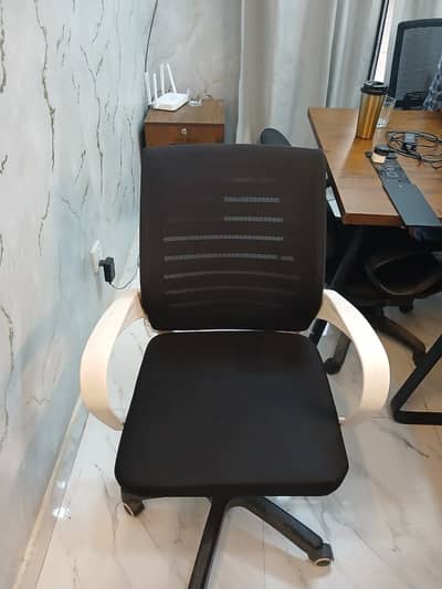 3 Office Chairs for sale in best condition