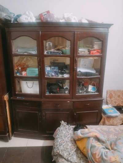 devider/ showkace/ crockery cupboard