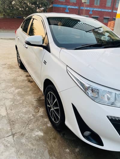 Toyota Yaris Ativ X 1.5 full option