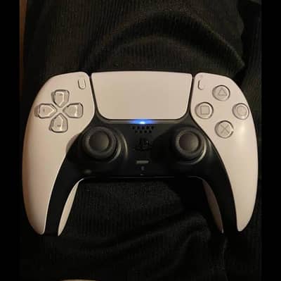 PS5 CONTROLLER ALMOST NEW