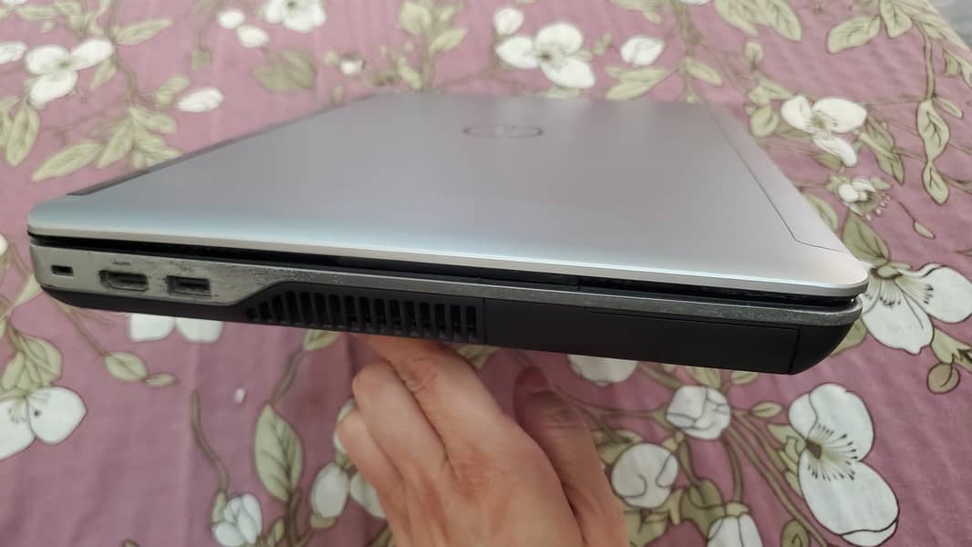 Dell- Latitude E6540   4th Gen 6