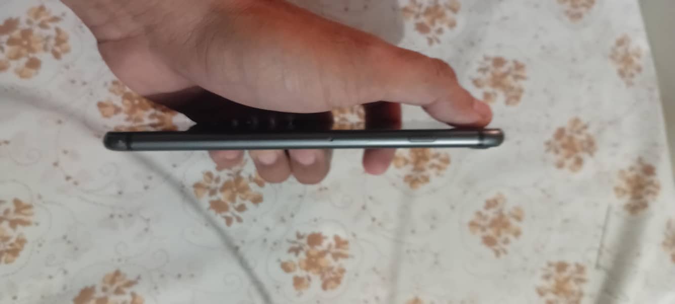 iPhone 8plus (urgent sale) 6