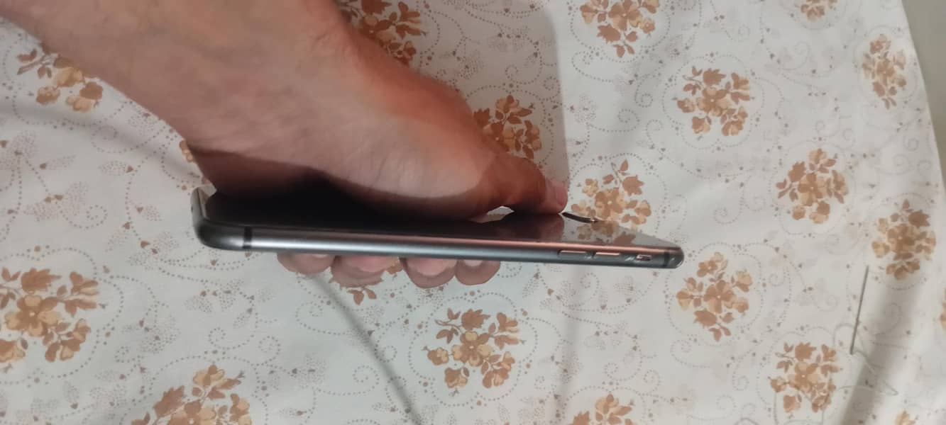 iPhone 8plus (urgent sale) 7