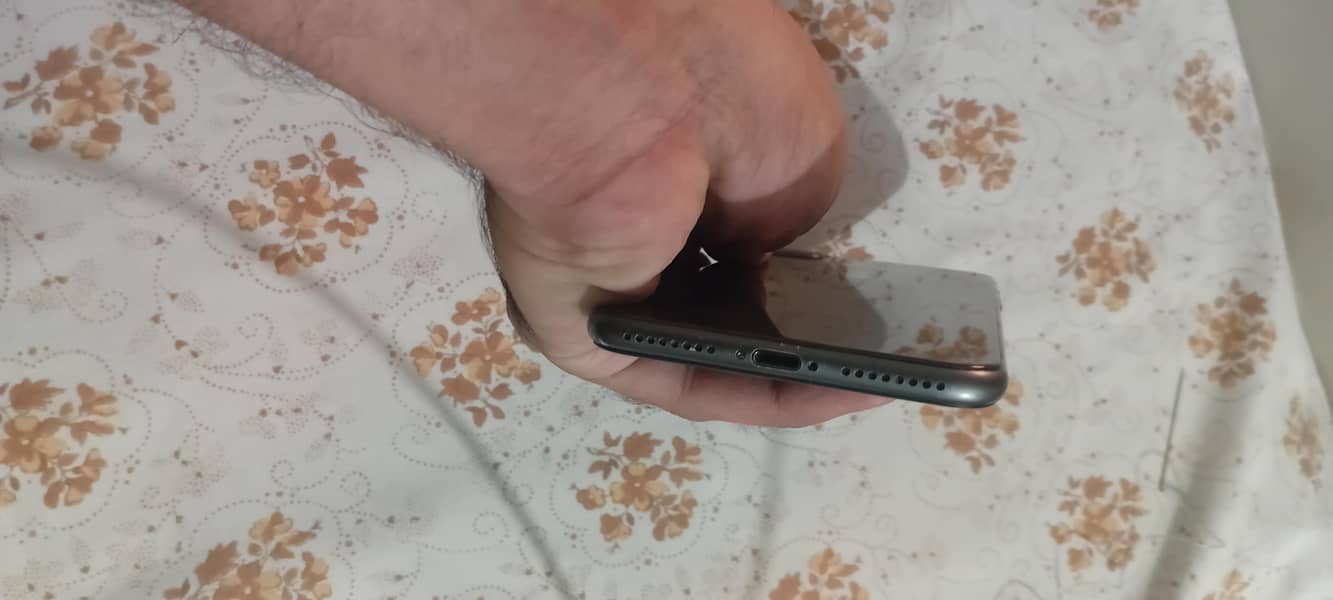 iPhone 8plus (urgent sale) 8