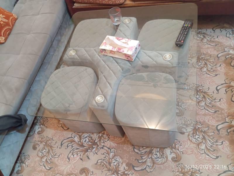 Sofa and Table set 0