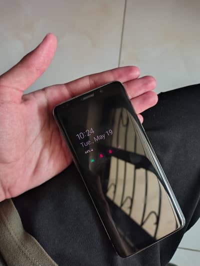 Samsung Galaxy S9 | 64 gb | non-pta | phone is execellent condition