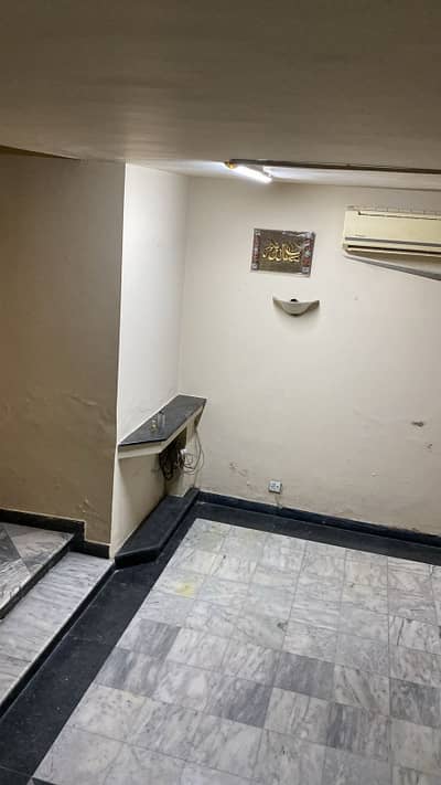 Semi Commercial House For Rent 1 Kanal