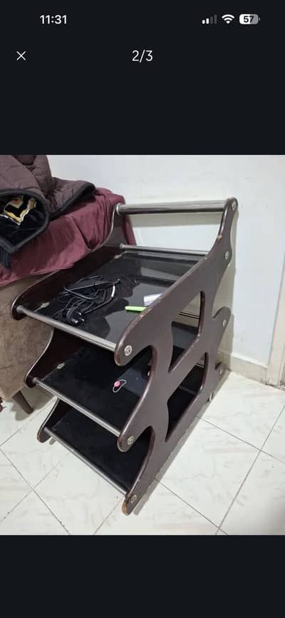 Serving table