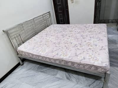 bed king Size 6.5 × 6 in steel without mattress