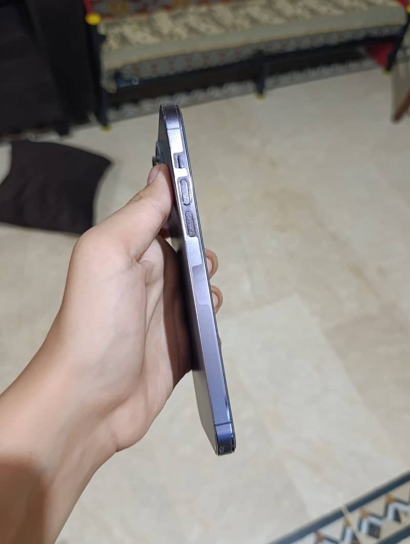 iPhone 14 pro max 4
