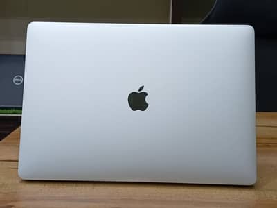 Apple MacBook Pro 2018 | Core i7 | 16GB RAM/500GB storage,15.4 display
