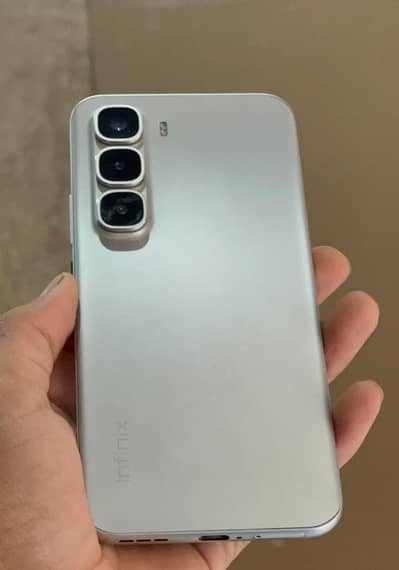 Infinix hot 60 pro plus 8/256 10 month warranty with box charger