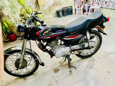 good condition united 125 . Contact for more details. 03184942595