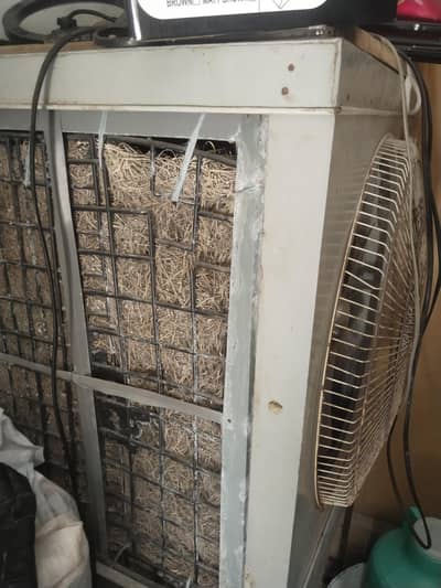 Lahori Air cooler with iron stand motor ok pump ok bohat achi hawa hai