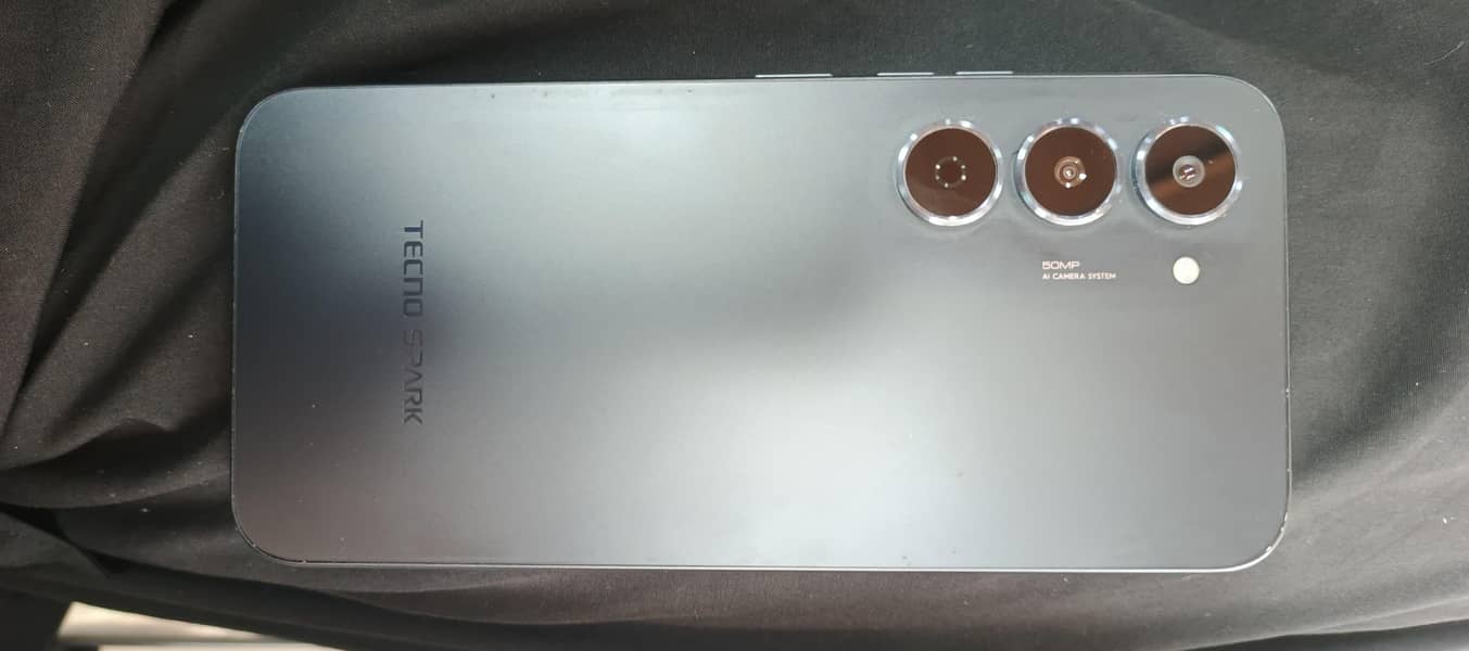 Tecno spark 40 pro 1