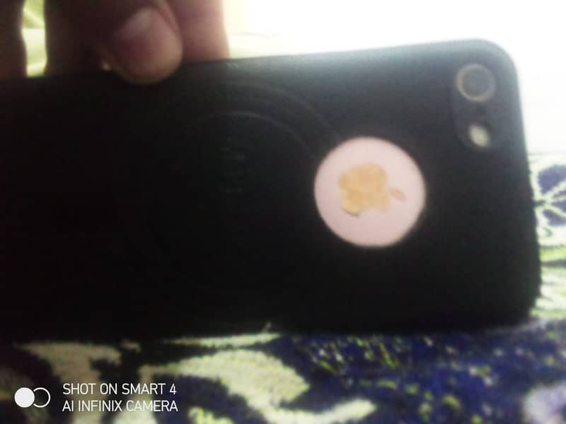 Apple iPhone 7 3