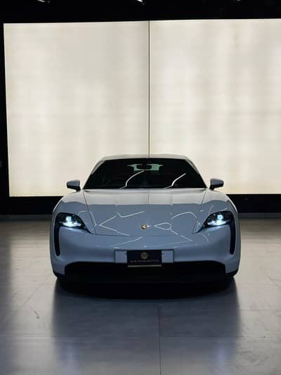 Porsche Taycan 2022