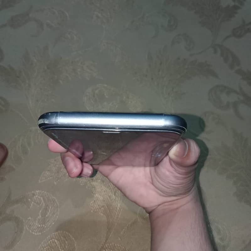Iphone 11 4
