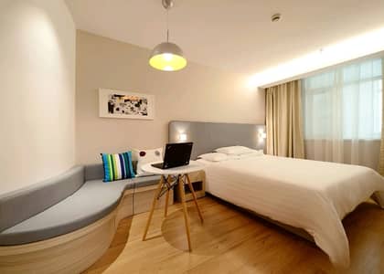 1000 Square Feet Flat For sale In Rs. 16000000 Only