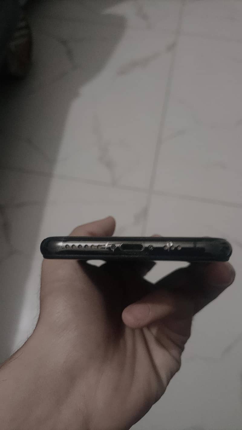 iphone xs 3