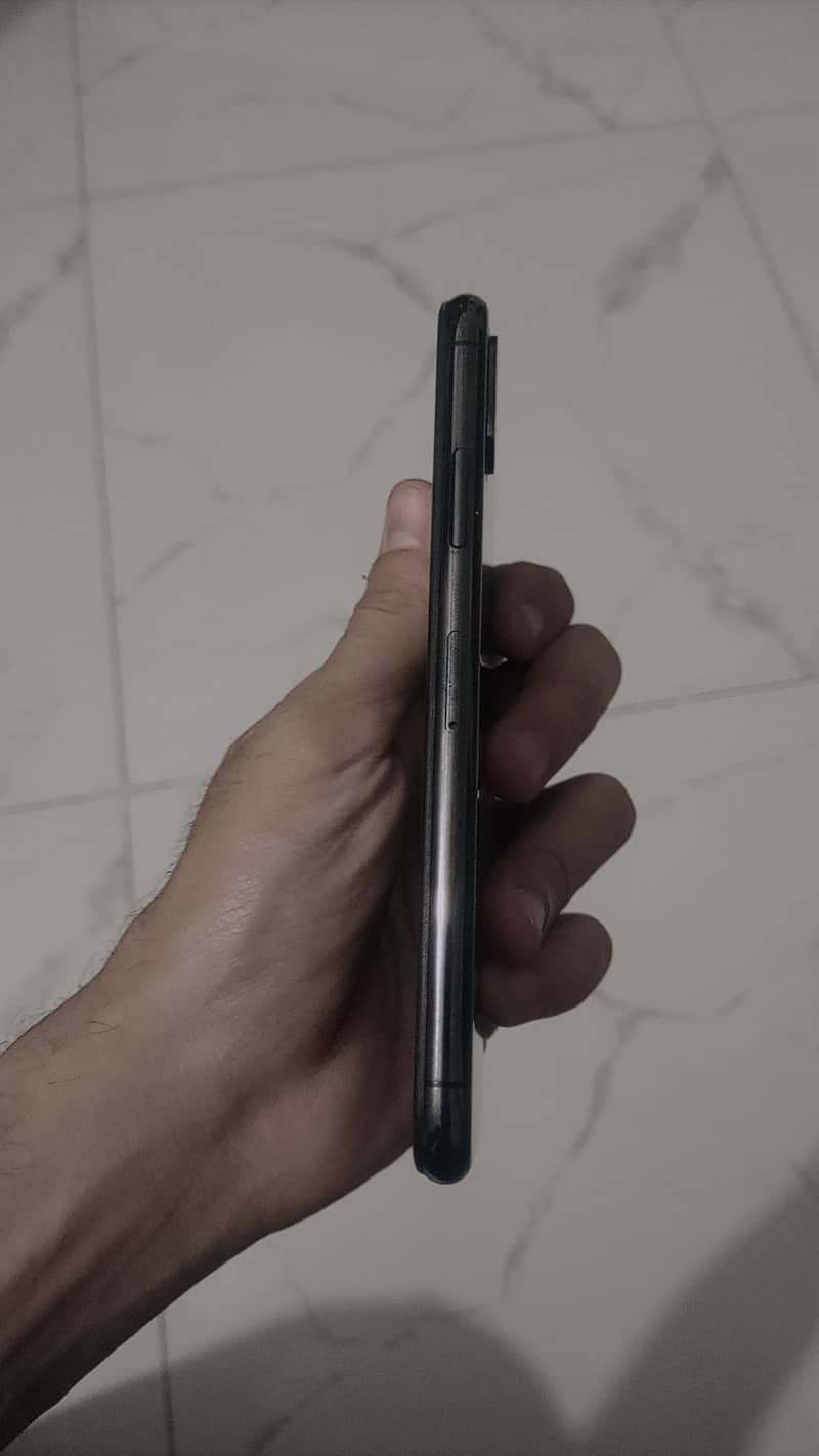 iphone xs 4