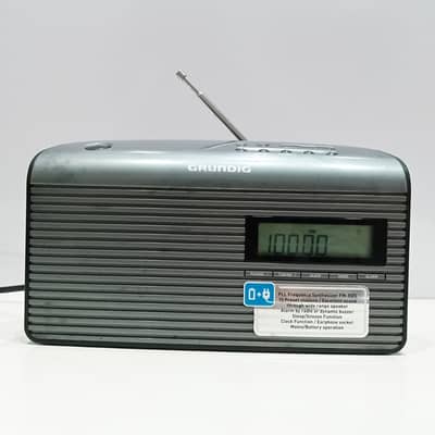 Grundig Music 61 Digital PLL Synthesiser FM-RDS Radio with 10 Presets