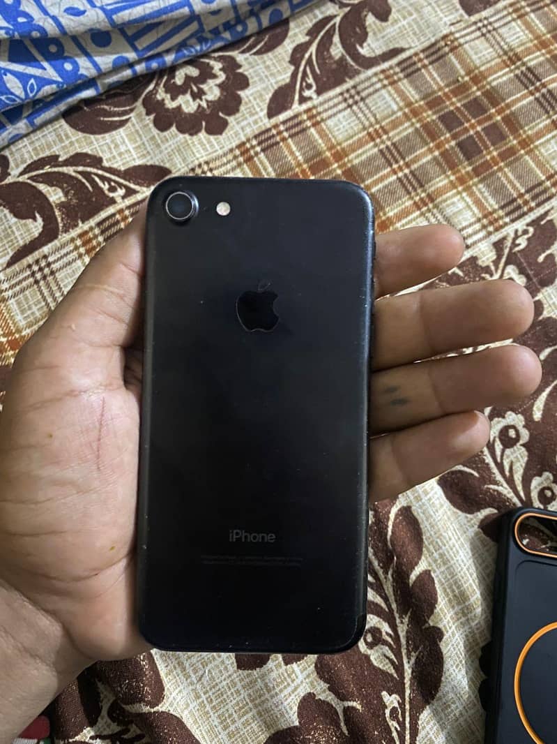 iPhone 7 4