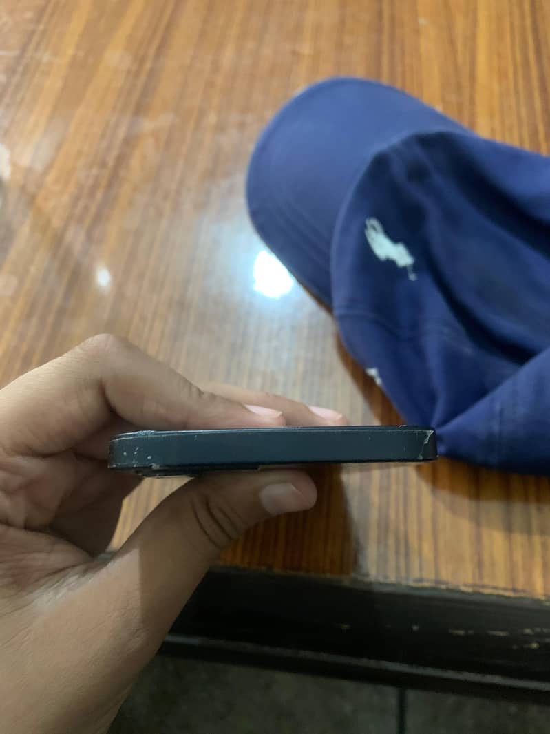 Apple iPhone 12 6