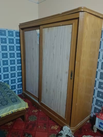 Almari achi condition with mirrors