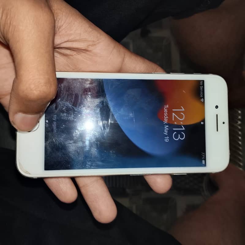 Apple iPhone 7 0