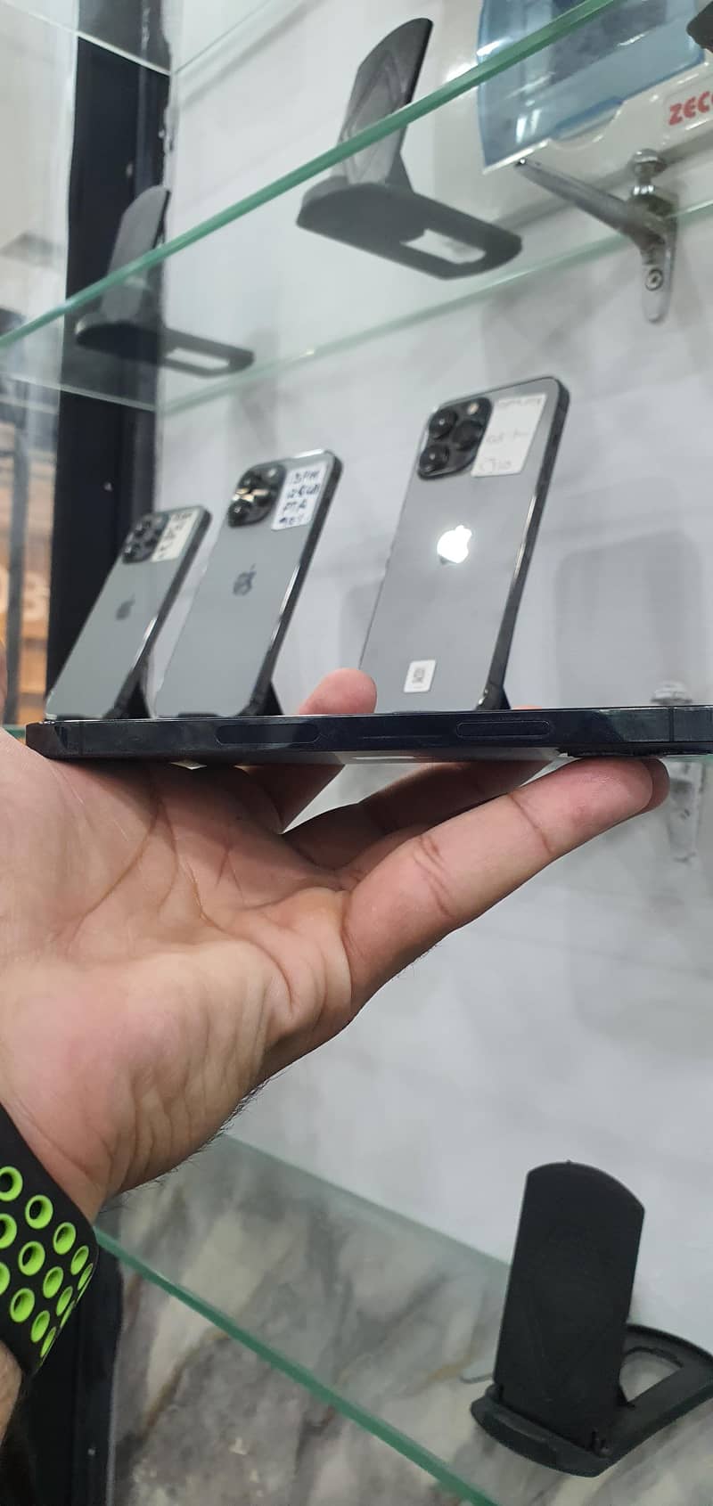 iPhone 12pro 10/10 4