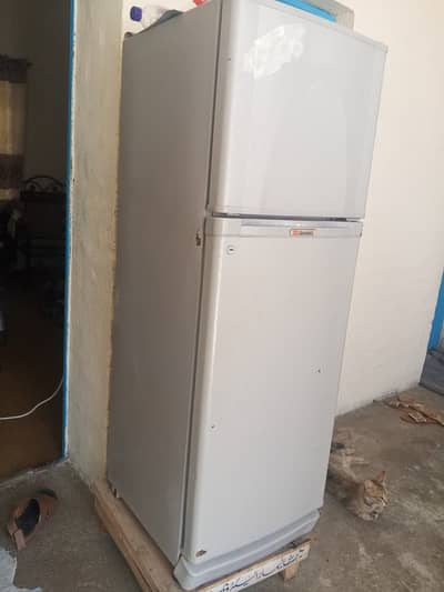 For Sale: Dawlance Refrigerator (10 Cubic Feet)