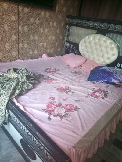 bed side tables dressing and soda com bed