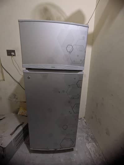 Haier fridge medium size