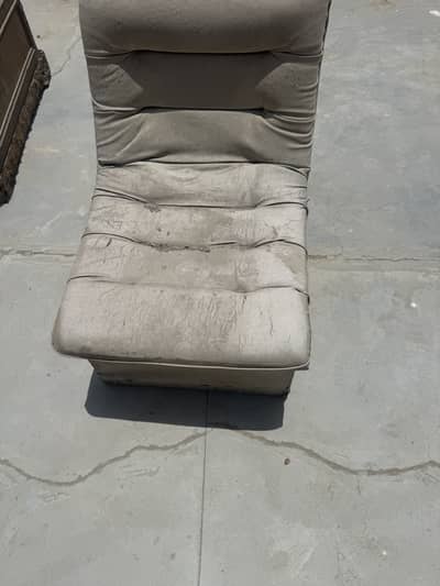 Sale Old sofas marroon and offwhie