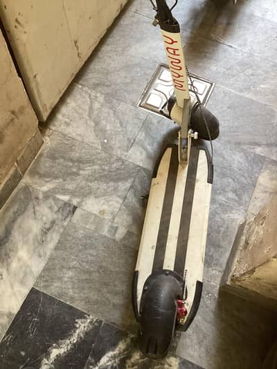 Electric scooty