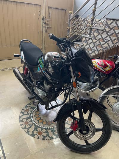 Honda cb 125f black colour