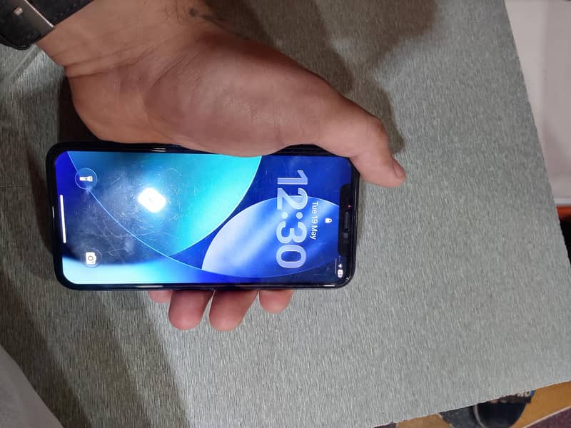 iphone 11 pro 2