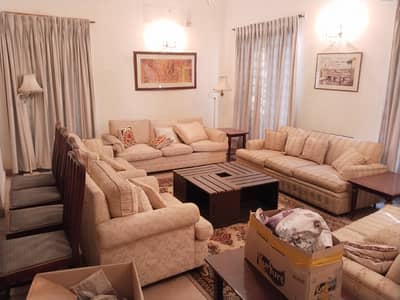 1kanal proper double unit bungalow with 6 bedrooms available for sale near Y block commercial market in DHA Phase 3, Lahore.