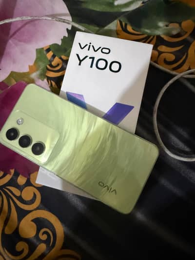 vivo y100