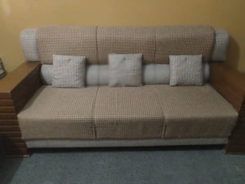 5 seated sofa 0