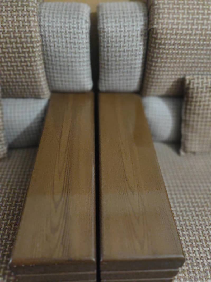 5 seated sofa 4
