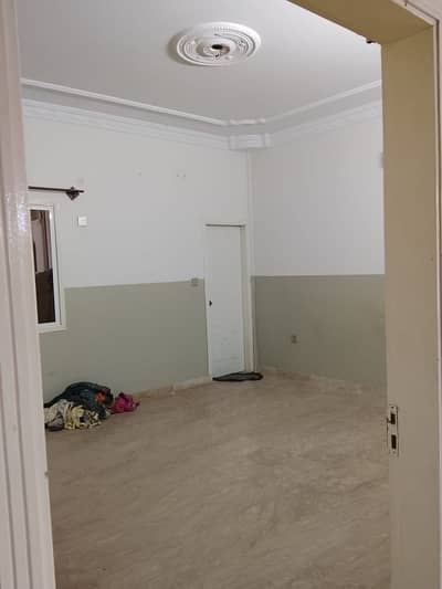Upper Portion Sized 200 Square Yards Available In Model Colony - Malir