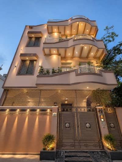 Building Of 200 Square Yards Is Available For rent