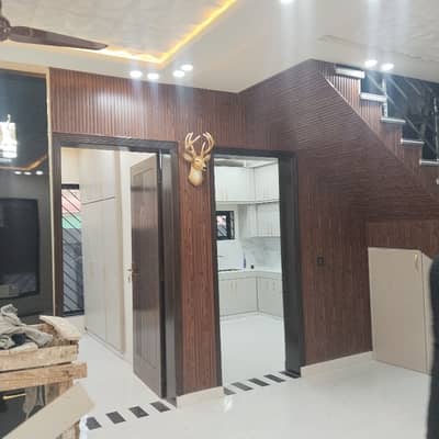10 MARLA BRAND NEW UPPER PORTION AVAILABLE FOR RENT