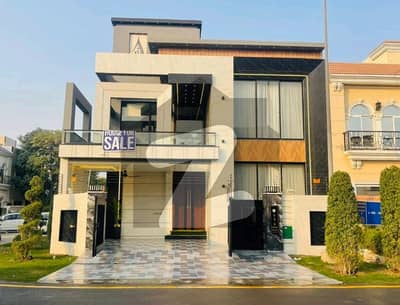 9.33 Modern House For Sale In Umar Block Bahria Town Lahore