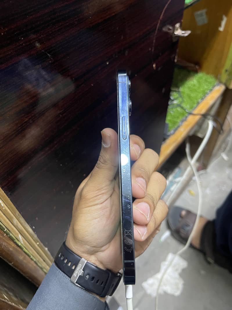 Iphone 12 pro max 3